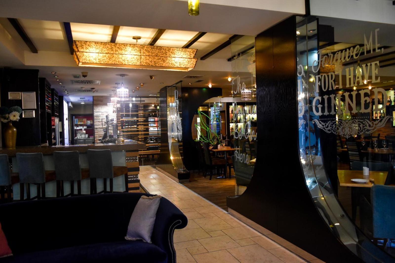 The Bluebell Hotel Нийт Екстериор снимка
