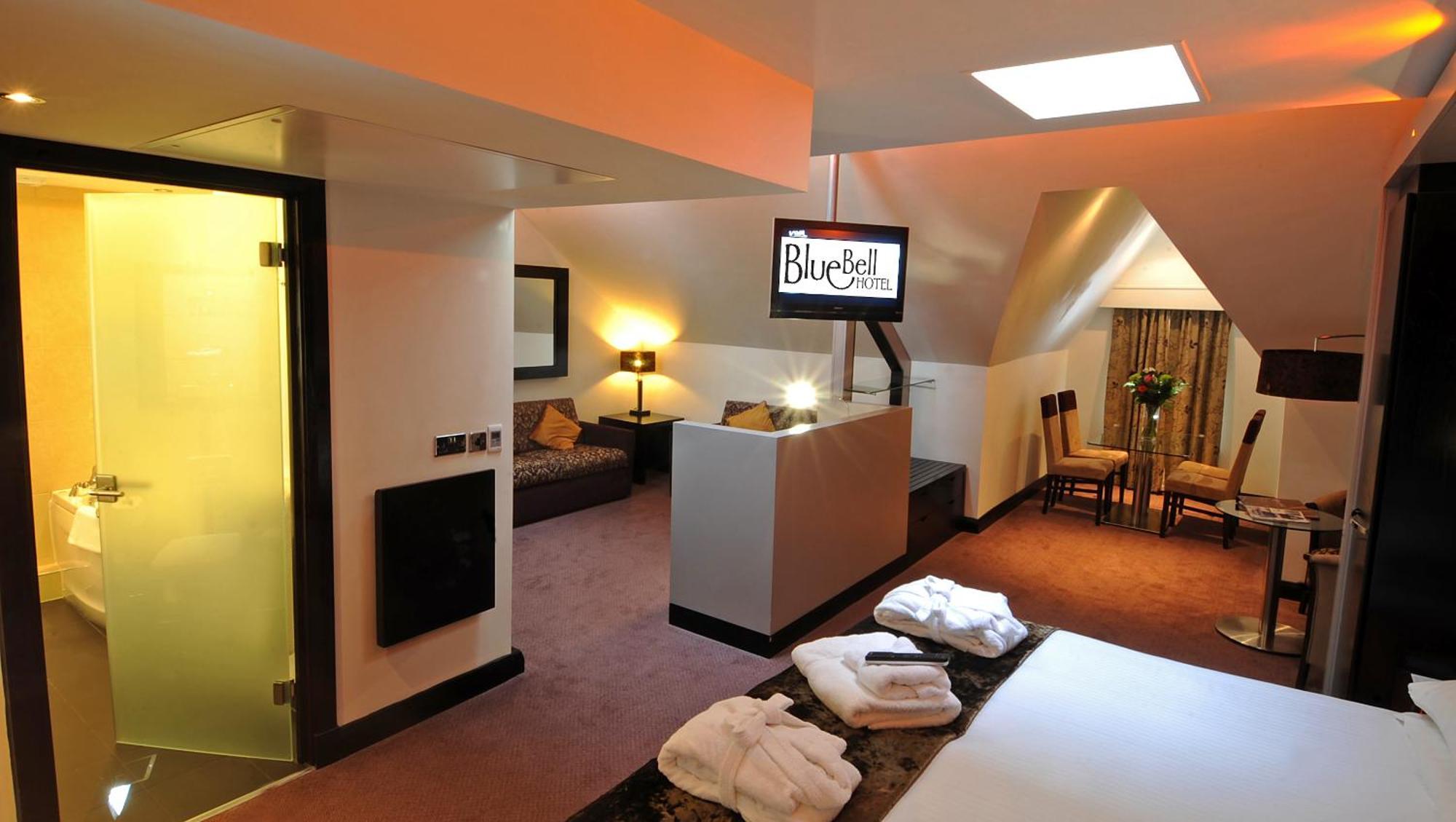 The Bluebell Hotel Нийт Екстериор снимка