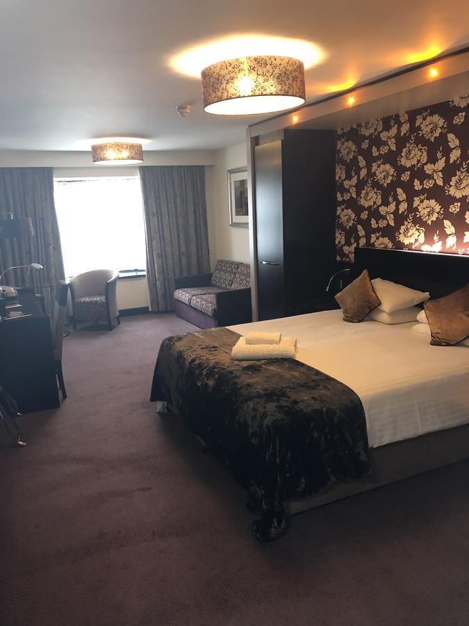 The Bluebell Hotel Нийт Екстериор снимка