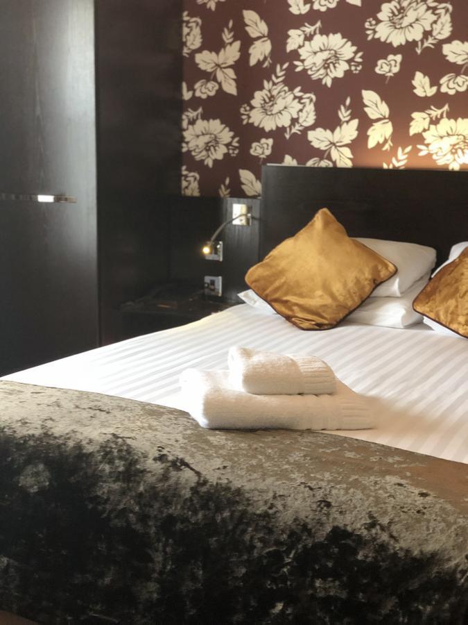 The Bluebell Hotel Нийт Екстериор снимка