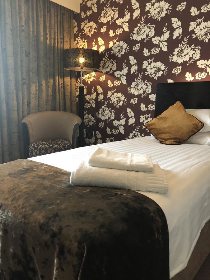 The Bluebell Hotel Нийт Екстериор снимка