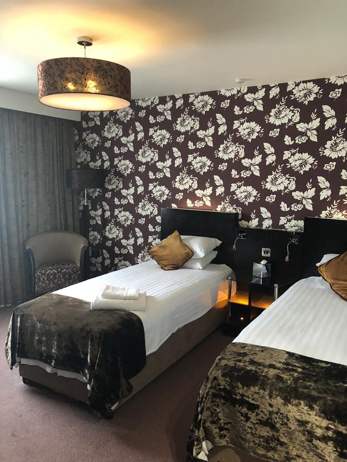 The Bluebell Hotel Нийт Екстериор снимка