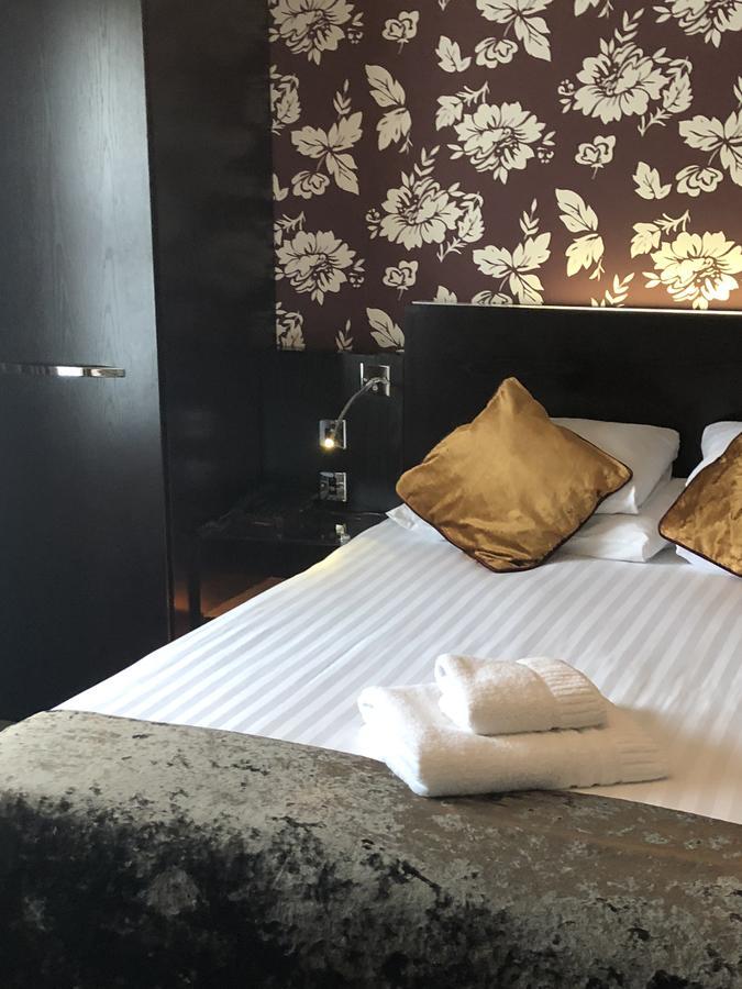 The Bluebell Hotel Нийт Екстериор снимка